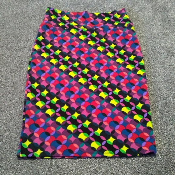 LuLaRoe Dresses & Skirts - Lularoe medium cassie skirt